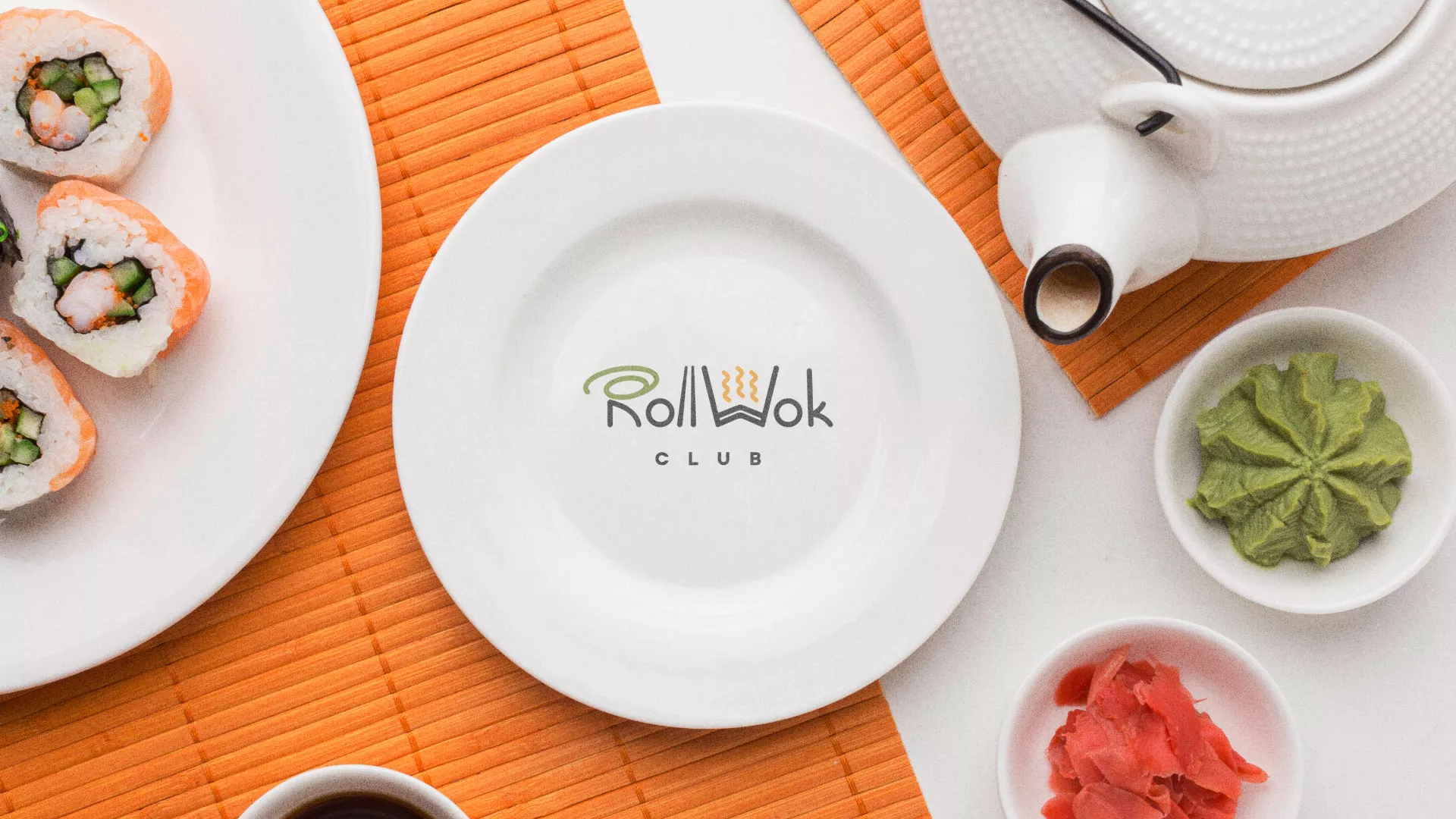 Разработка логотипа и фирменного стиля суши-бара «Roll Wok Club» в Трубчевске